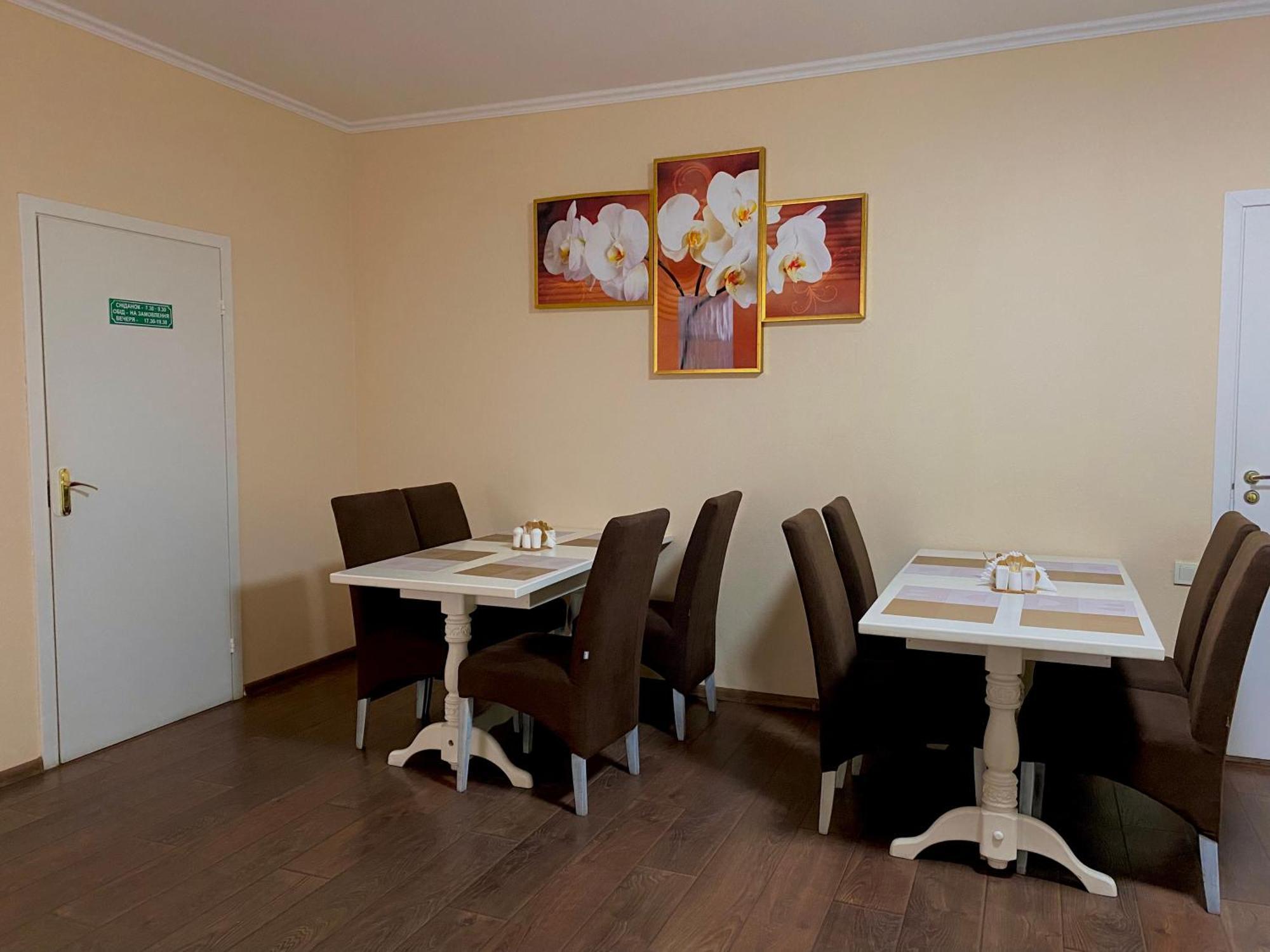 Hotel Орхідея à Romny Extérieur photo