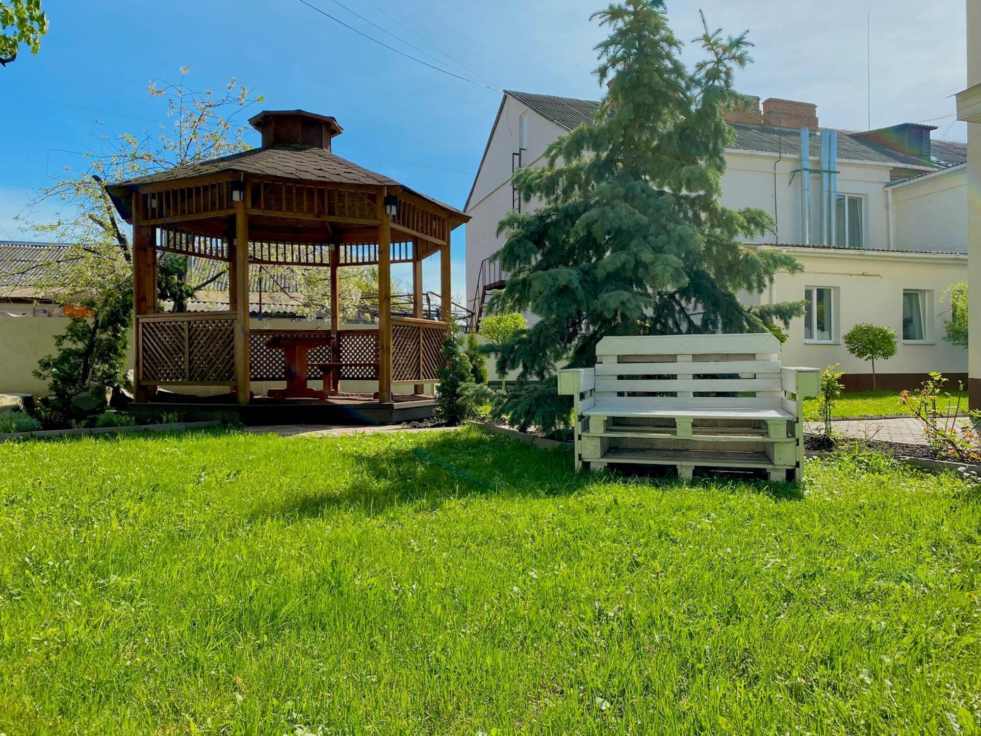 Hotel Орхідея à Romny Extérieur photo