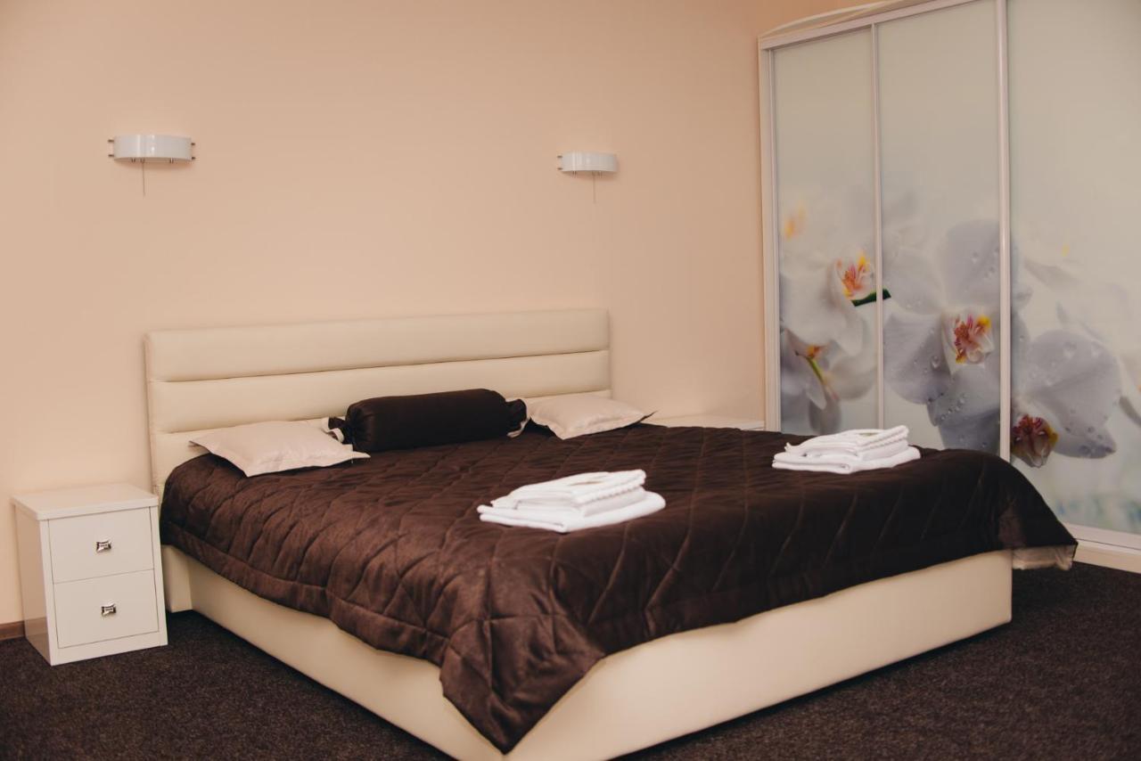 Hotel Орхідея à Romny Extérieur photo